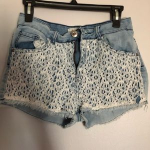 Chique Shorts Size M